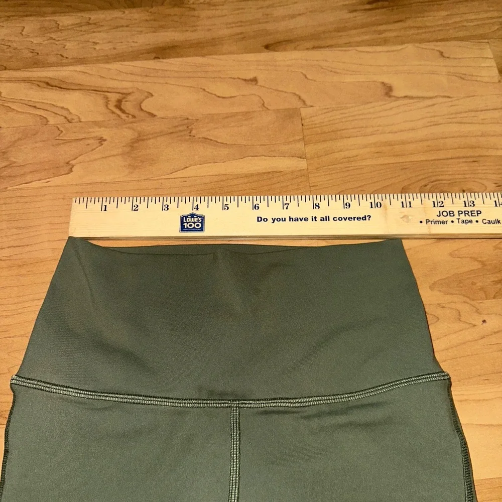 ALO Yoga Moto Leggings Olive Green‎ Ribbed Panels High Waist Athletic Womens